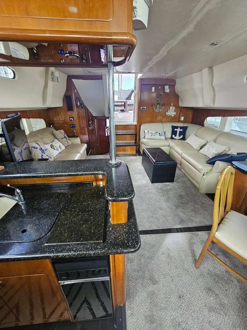Slide: The Image of Carver Yachts 564 2001 - 23
