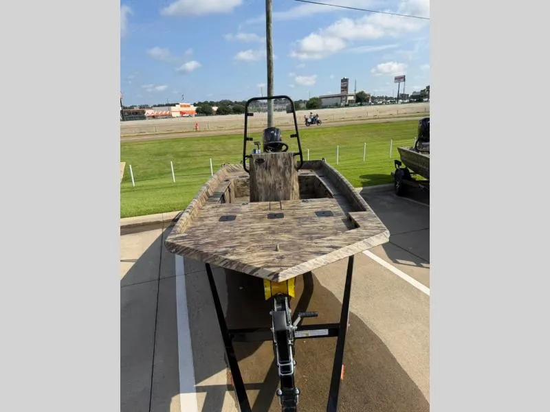 Slide: The Image of Excel 184 SWITCHBLADE CC 2026 - 1