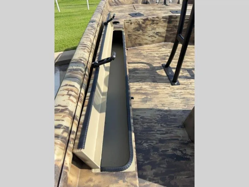 Slide: The Image of Excel 184 SWITCHBLADE CC 2026 - 12