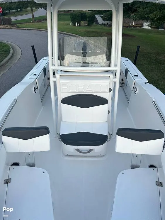 Slide: The Image of Robalo R200 2022 - 14777420