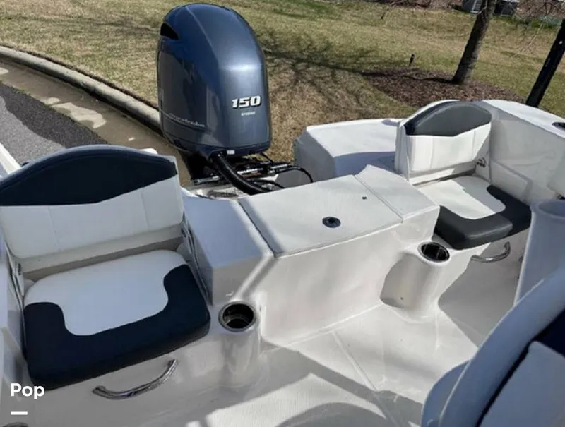 Slide: The Image of Robalo R200 2022 - 13620674