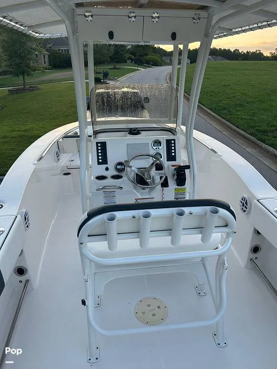 Slide: The Image of Robalo R200 2022 - 14777421