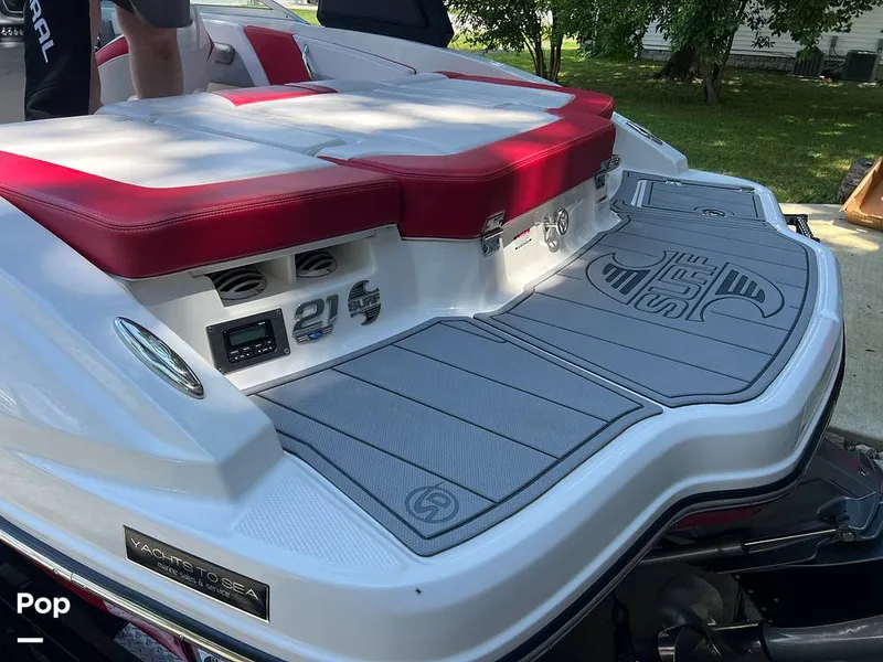 Slide: The Image of Chaparral 21 SURF 2020 - 14362900