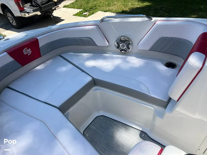 Slide: The Image of Chaparral 21 SURF 2020 - 14362905
