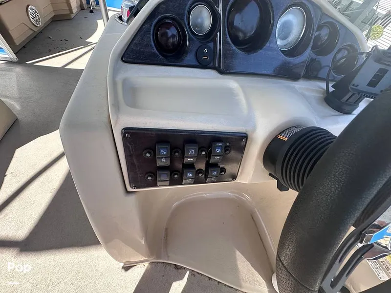 Slide: The Image of Sylvan Mirage 8522 Fish 2018 - 13826519