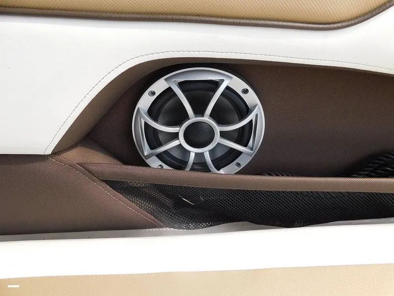 Slide: The Image of Yamaha 212SE 2021 - 14351941