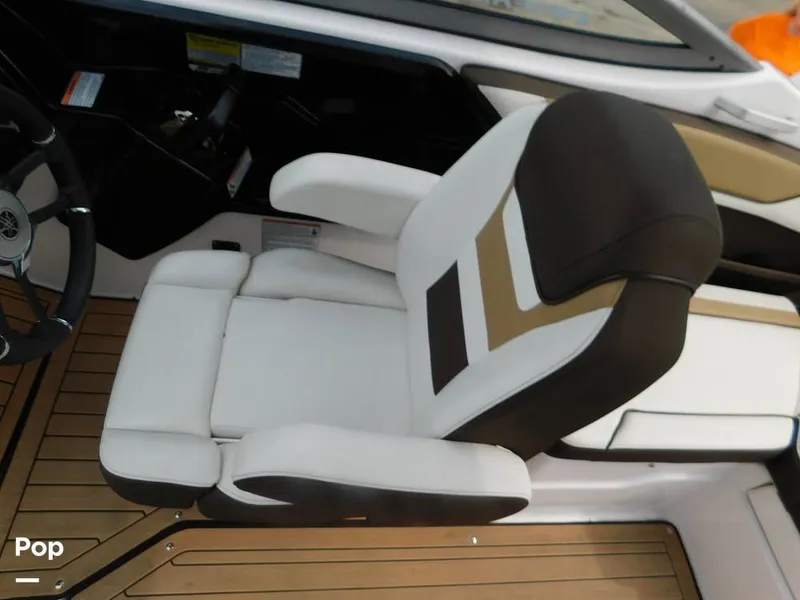 Slide: The Image of Yamaha 212SE 2021 - 14351956