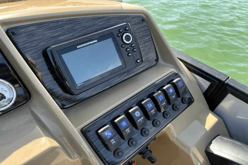 Slide: The Image of Sylvan MIRAGE 822 2025 - 25