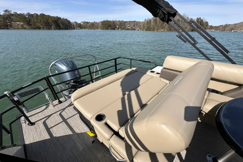 Slide: The Image of Sylvan MIRAGE 822 2025 - 29