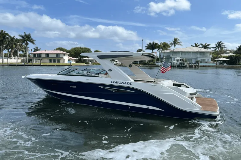Slide: The Image of Sea Ray SLX 310 2022 - 12