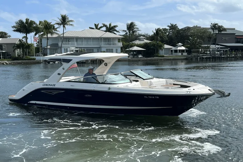 Slide: The Image of Sea Ray SLX 310 2022 - 27