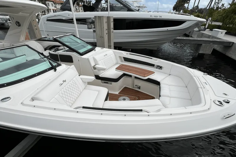 Slide: The Image of Sea Ray SLX 310 2022 - 31