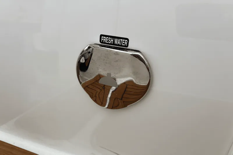 Slide: The Image of Sea Ray SLX 310 2022 - 60