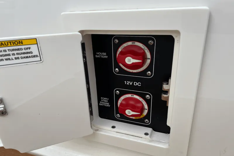 Slide: The Image of Sea Ray SLX 310 2022 - 62