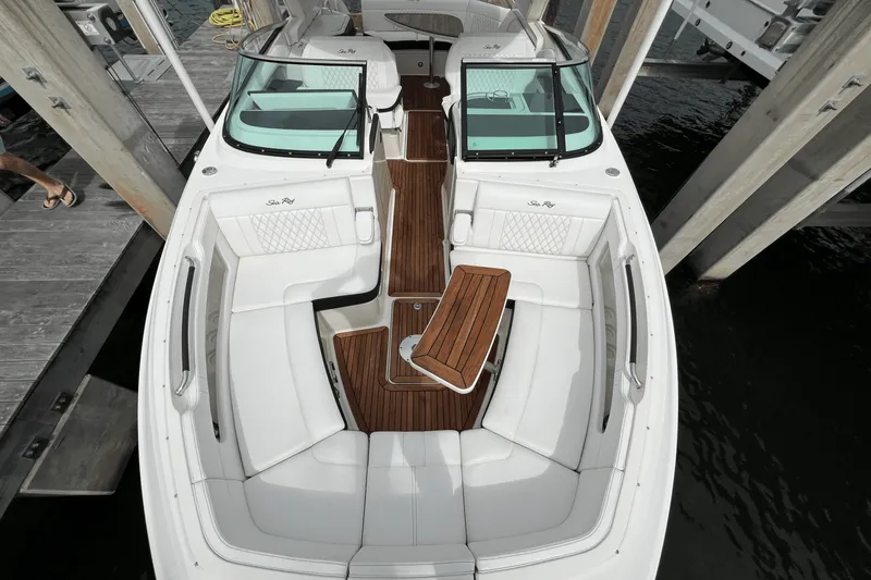 Slide: The Image of Sea Ray SLX 310 2022 - 80