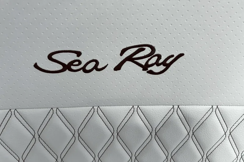 Slide: The Image of Sea Ray SLX 310 2022 - 90