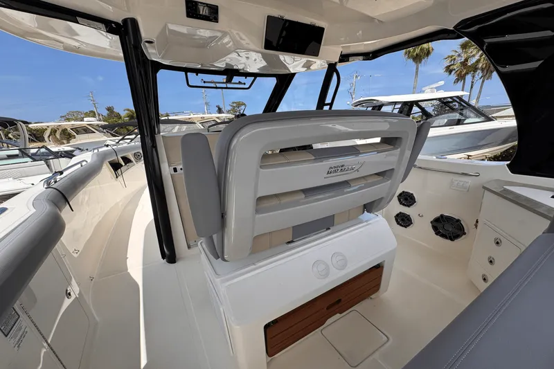 Slide: The Image of Boston Whaler 350 Realm 2025 - 19