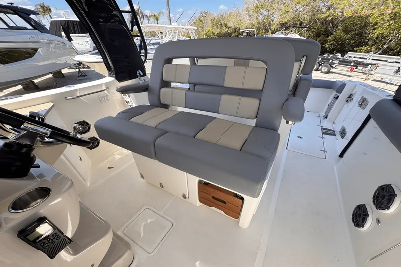 Slide: The Image of Boston Whaler 350 Realm 2025 - 20