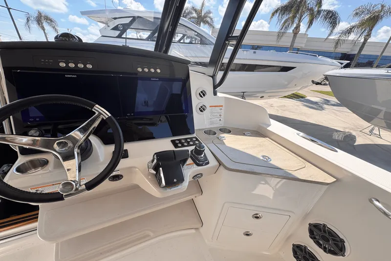 Slide: The Image of Boston Whaler 350 Realm 2025 - 23