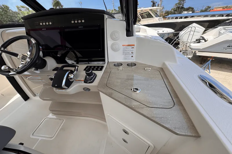 Slide: The Image of Boston Whaler 350 Realm 2025 - 24