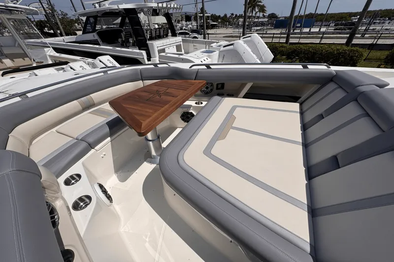 Slide: The Image of Boston Whaler 350 Realm 2025 - 27