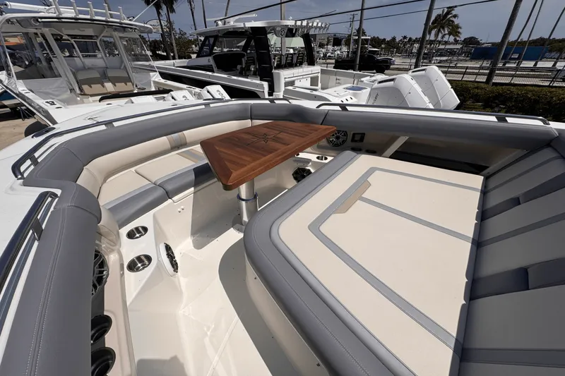 Slide: The Image of Boston Whaler 350 Realm 2025 - 28