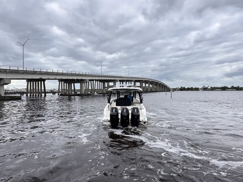 Slide: The Image of Boston Whaler 350 Realm 2025 - 5