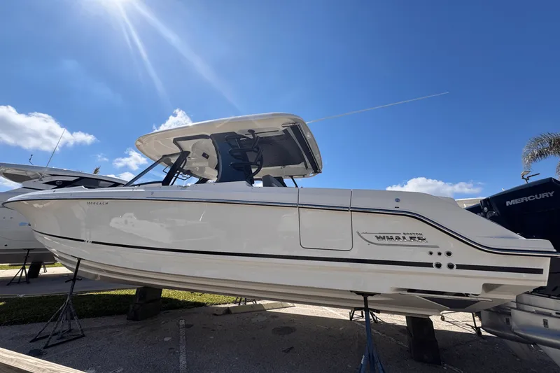 Slide: The Image of Boston Whaler 350 Realm 2025 - 6