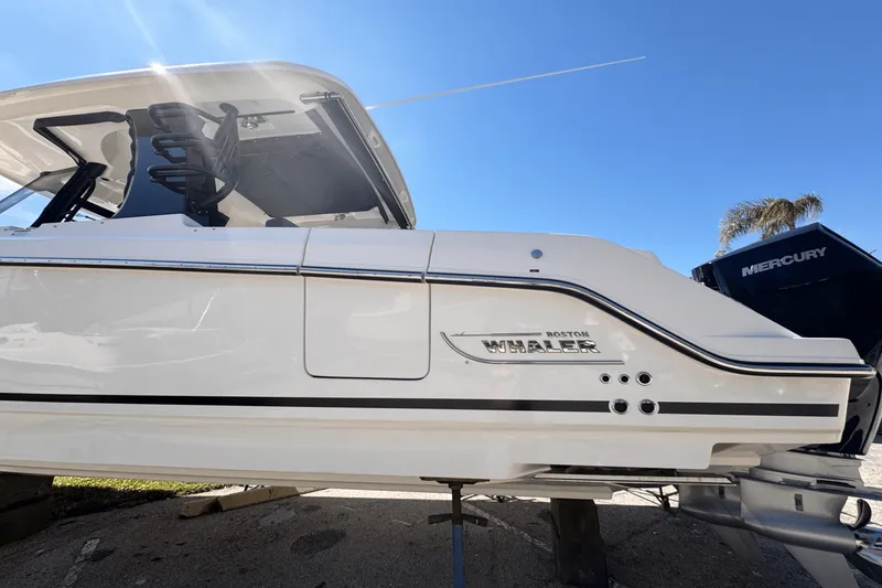 Slide: The Image of Boston Whaler 350 Realm 2025 - 9