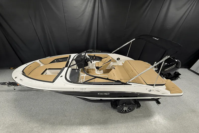 Slide: The Image of Sea Ray SPX 190 Outboard 2025 - 1