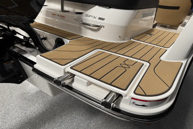 Slide: The Image of Sea Ray SPX 190 Outboard 2025 - 18