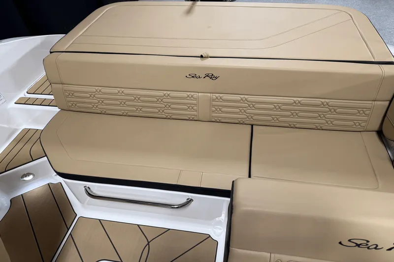 Slide: The Image of Sea Ray SPX 190 Outboard 2025 - 28
