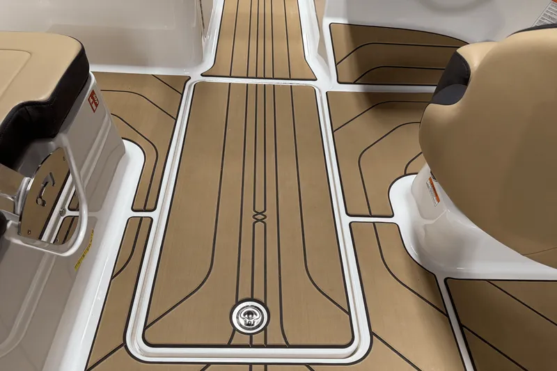 Slide: The Image of Sea Ray SPX 190 Outboard 2025 - 40