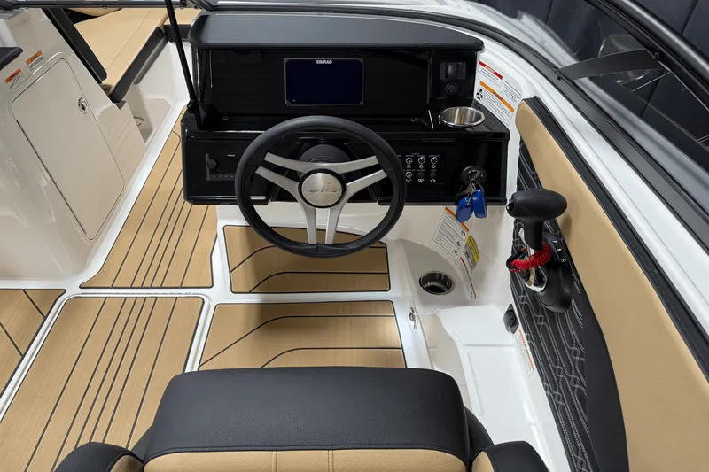 Slide: The Image of Sea Ray SPX 190 Outboard 2025 - 49