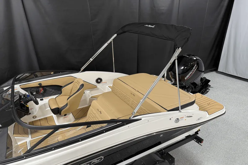 Slide: The Image of Sea Ray SPX 190 Outboard 2025 - 6