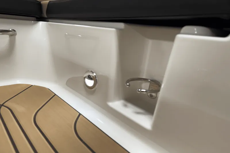 Slide: The Image of Sea Ray SPX 190 Outboard 2025 - 70