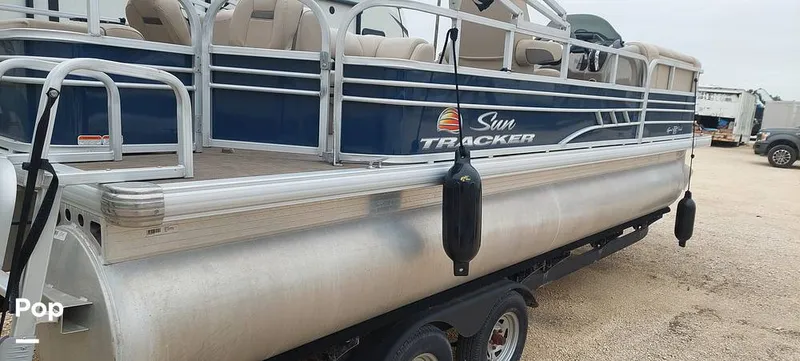 Slide: The Image of Sun Tracker Sportfish 22 DXL 2021 - 13681699