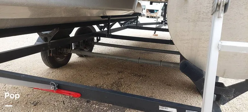 Slide: The Image of Sun Tracker Sportfish 22 DXL 2021 - 13681711