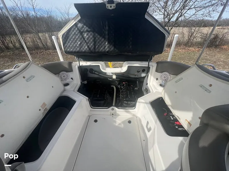 Slide: The Image of Cover - Engine - 13756410