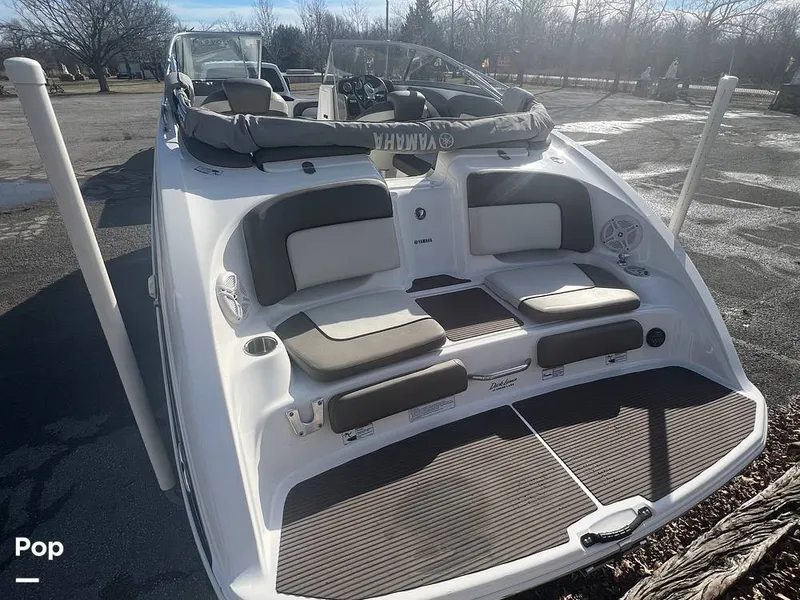 Slide: The Image of Stern Seating/beverage Holders - 13756361