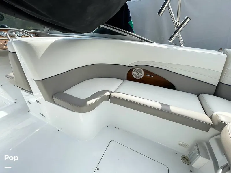 Slide: The Image of Cockpit Seating - 13842275