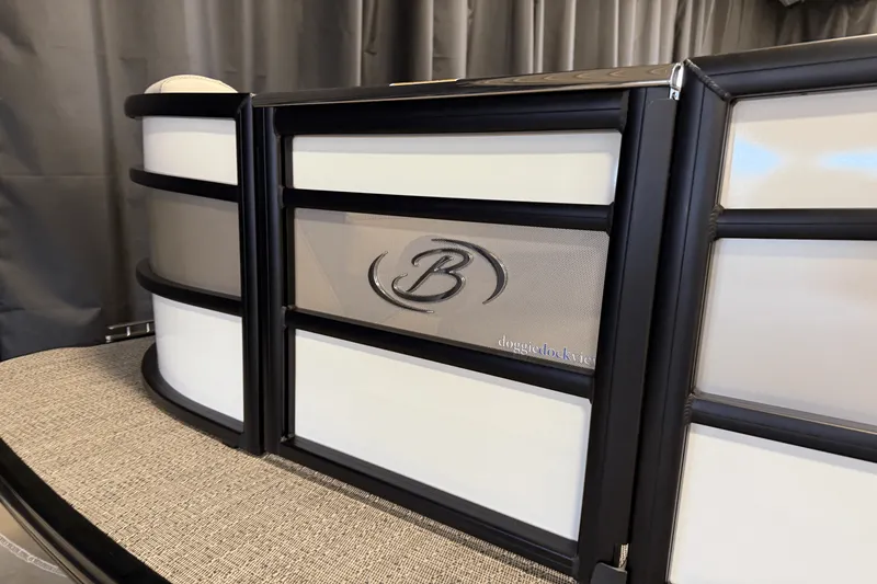 Slide: The Image of Barletta LUSSO23U 2025 - 106