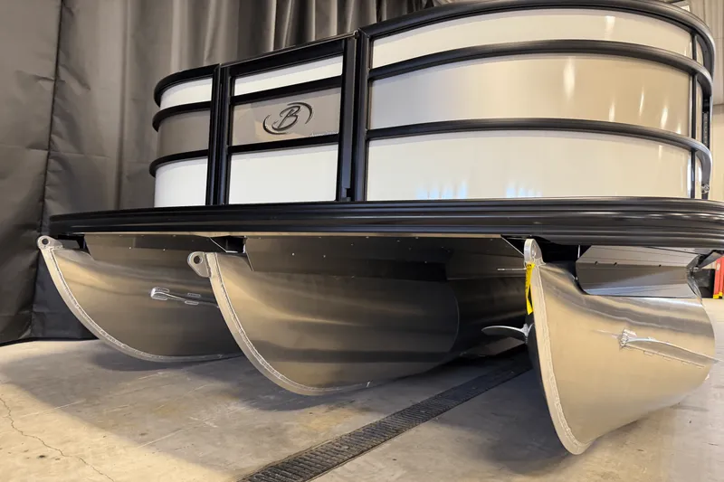 Slide: The Image of Barletta LUSSO23U 2025 - 108