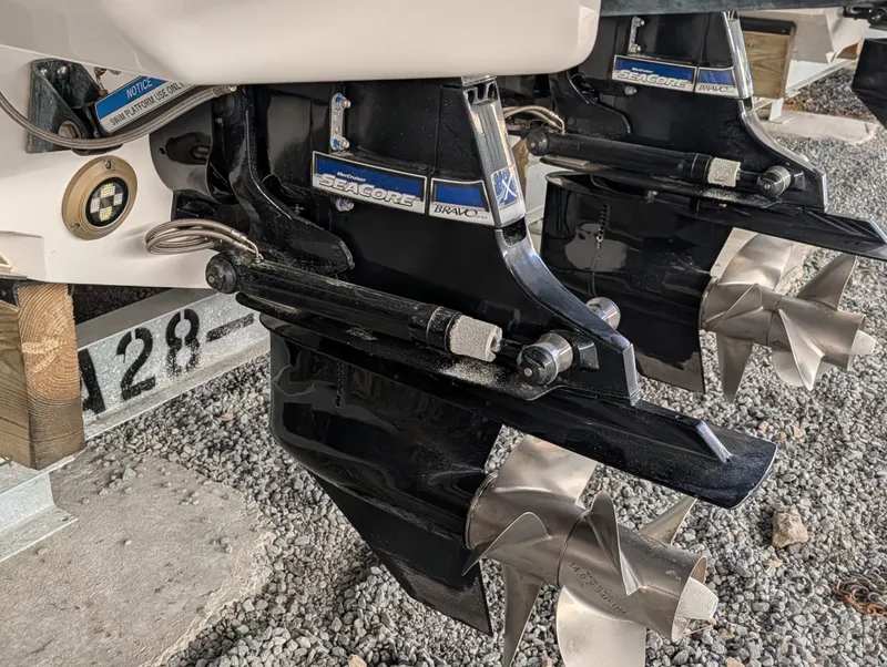 Slide: The Image of Sea Ray 320 SUNDANCER 2024 - 22