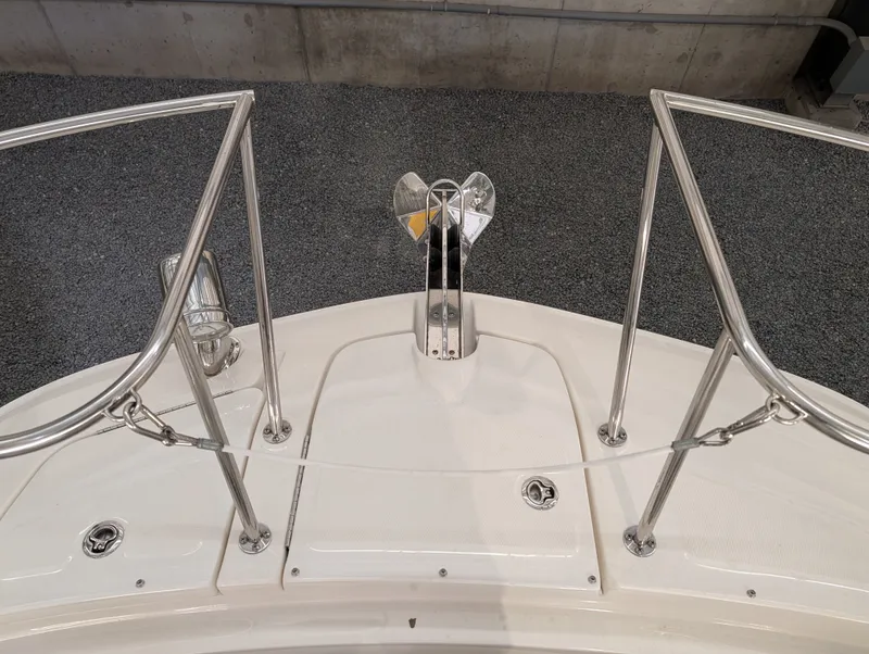 Slide: The Image of Sea Ray 320 SUNDANCER 2024 - 28