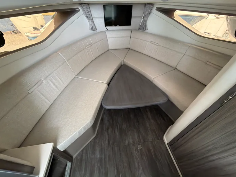 Slide: The Image of Sea Ray Sundancer 320 2024 - 44