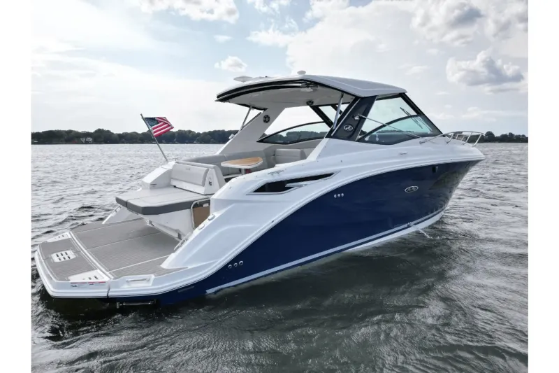Slide: The Image of Sea Ray Sundancer 320 2024 - 2