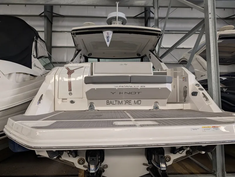 Slide: The Image of Sea Ray Sundancer 320 2024 - 20