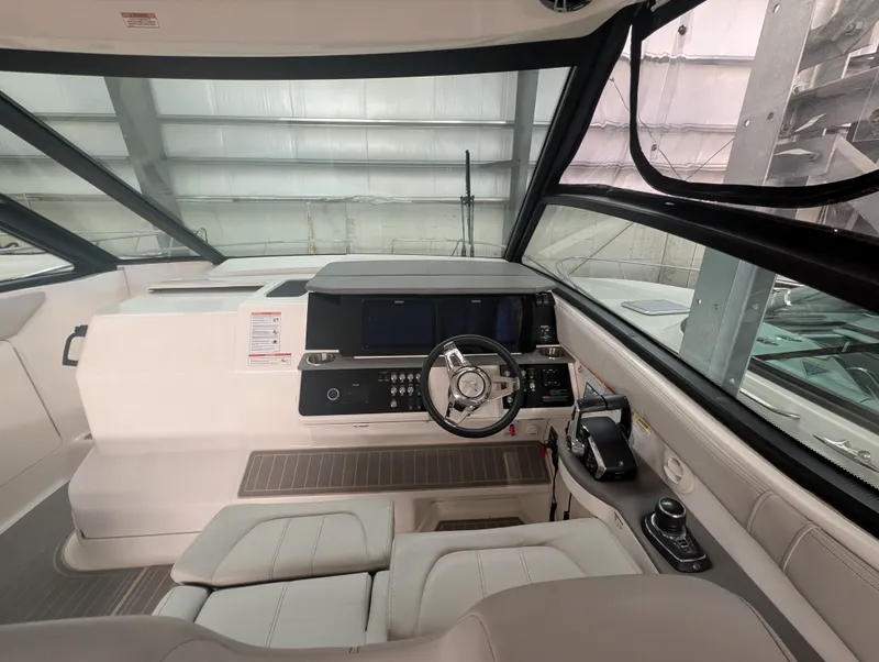 Slide: The Image of Sea Ray Sundancer 320 2024 - 26