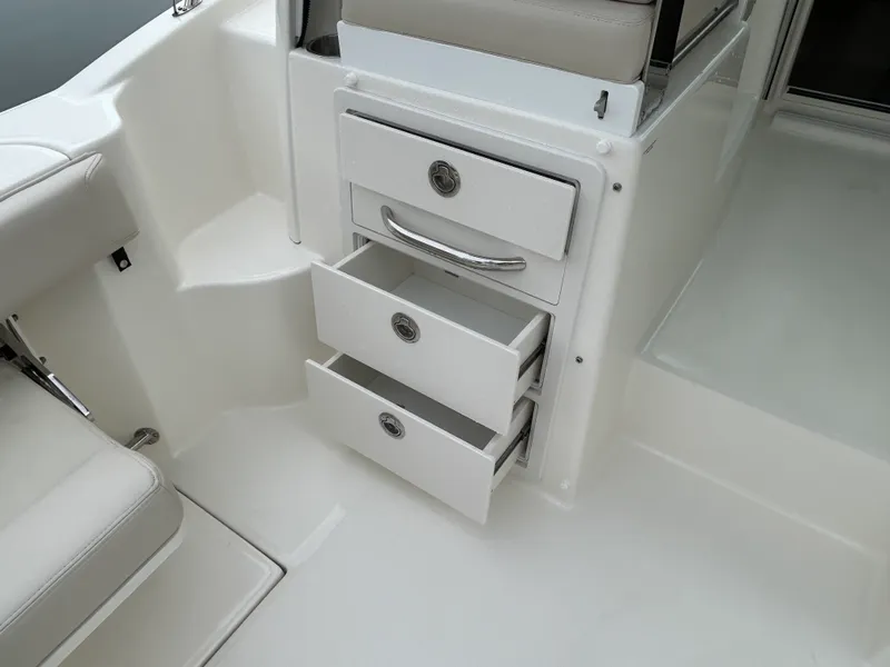 Slide: The Image of Boston Whaler 285 Conquest 2026 - 13